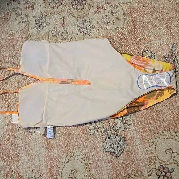 Sanctuary Tropical Print Lined Shirred Front One Piece Swimsuit Size M - Picture 8 of 11